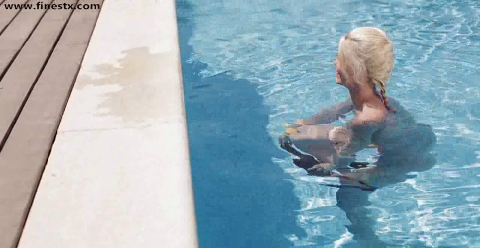 HD Hot Lesbian action by the pool