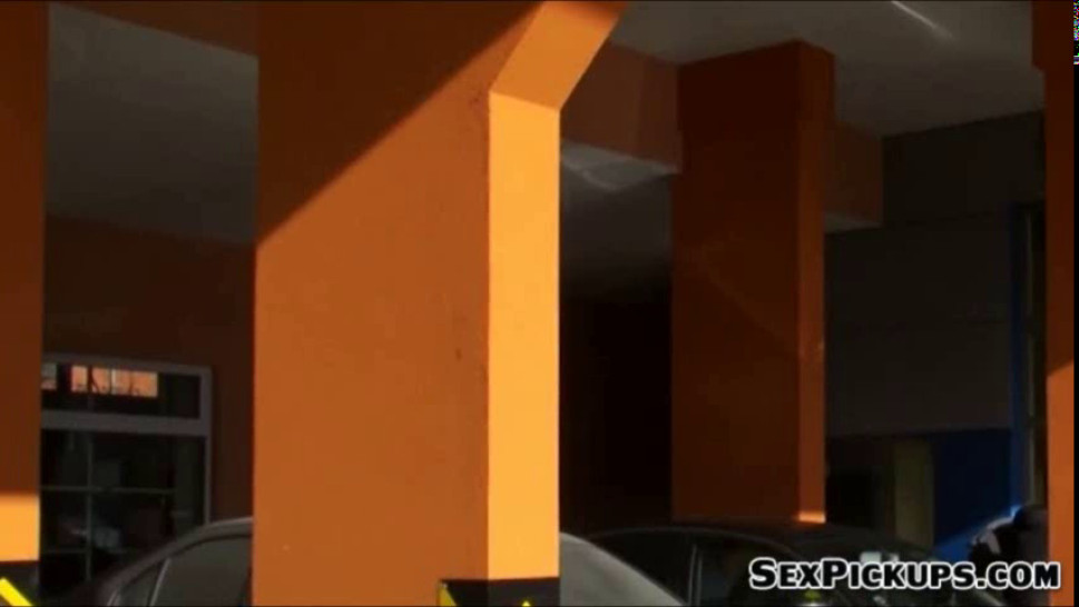 Eager blonde Yenna banged in the carpark