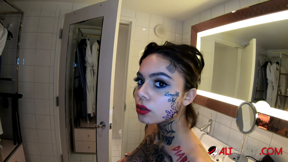 Genevieve Sinn pounded while having her face tattooed