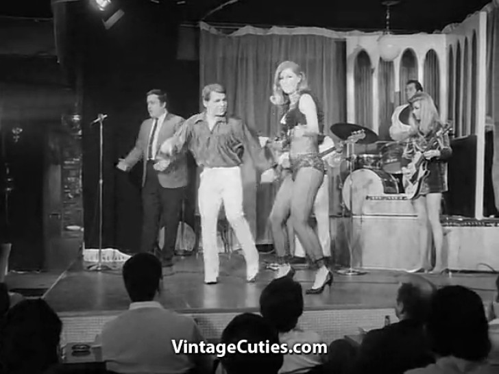 Tall Blonde with Big Boobs Dancing       