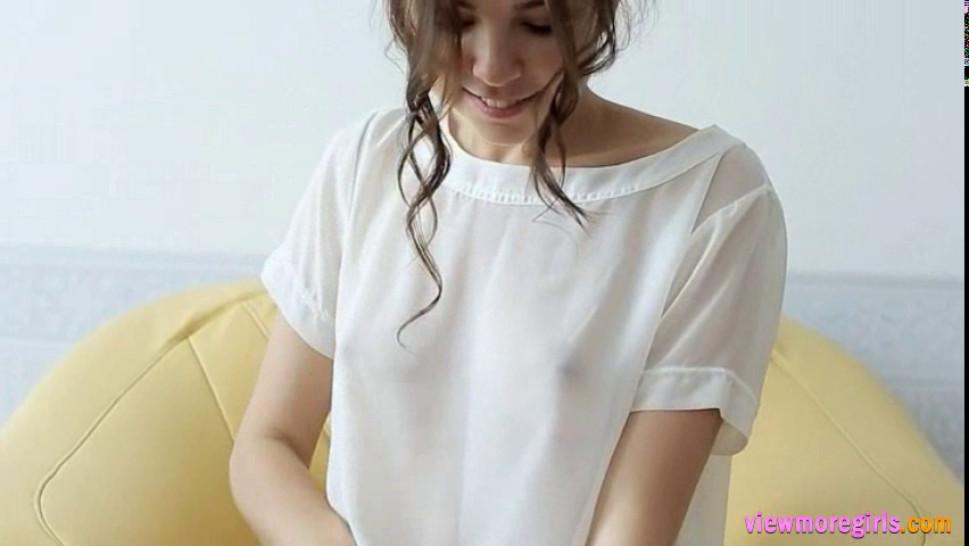 Supercute teen Anita E exposes her innocent pussy